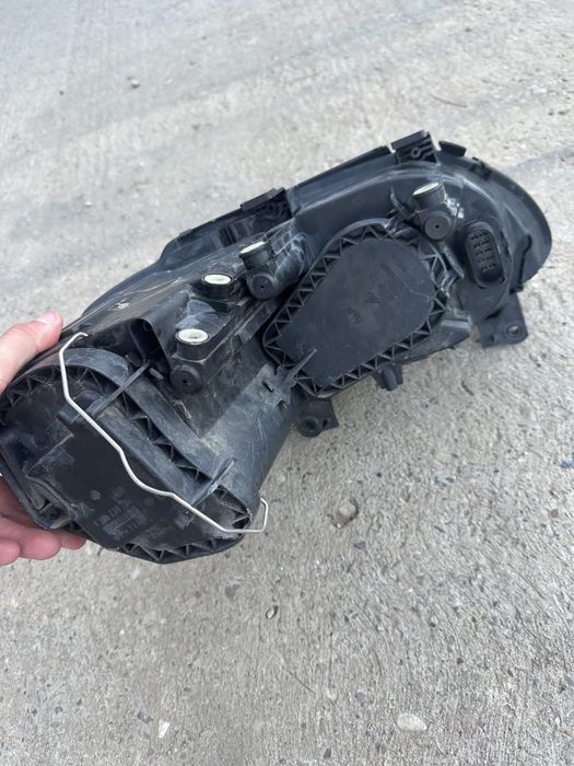 Far stanga Volkswagen Vw Touran 2003-2007 Far dreapta touran bara arip