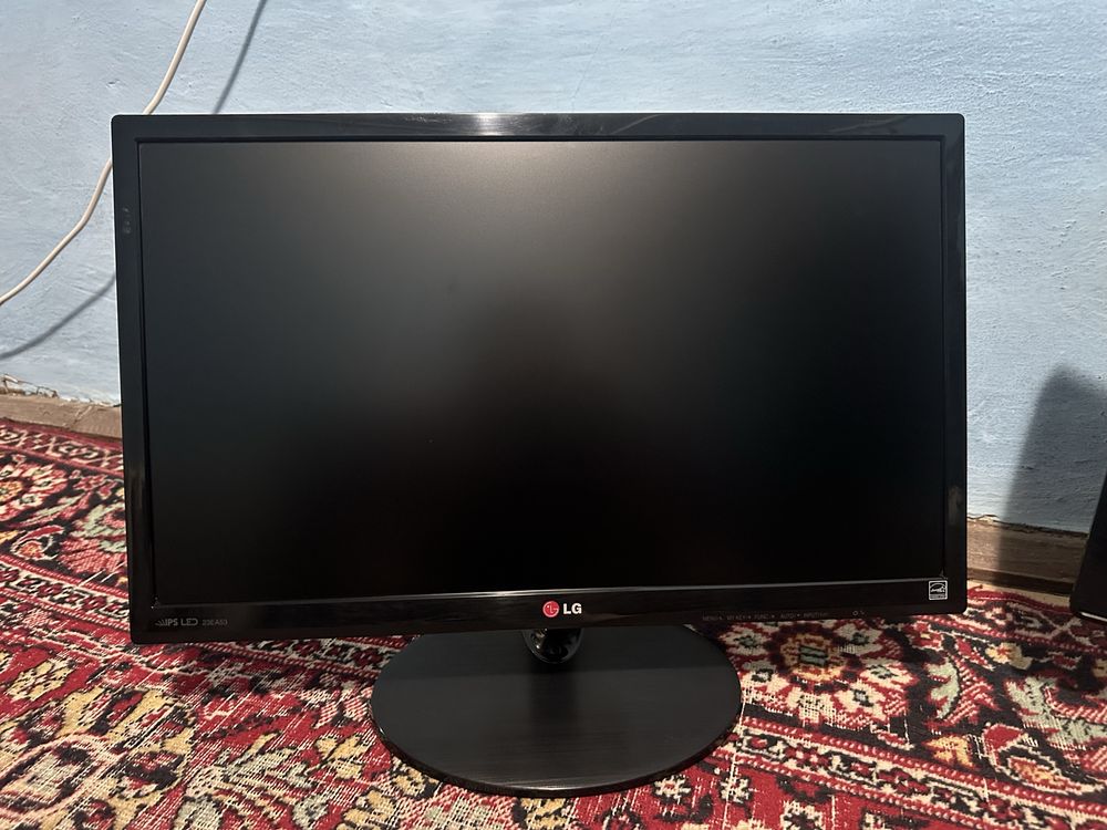 LG monitorla sotiladi