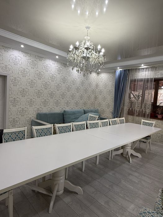 Стол для гостиной