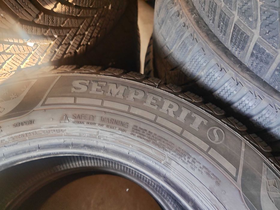 2бр.зимни гуми 215/65/16C Semperit