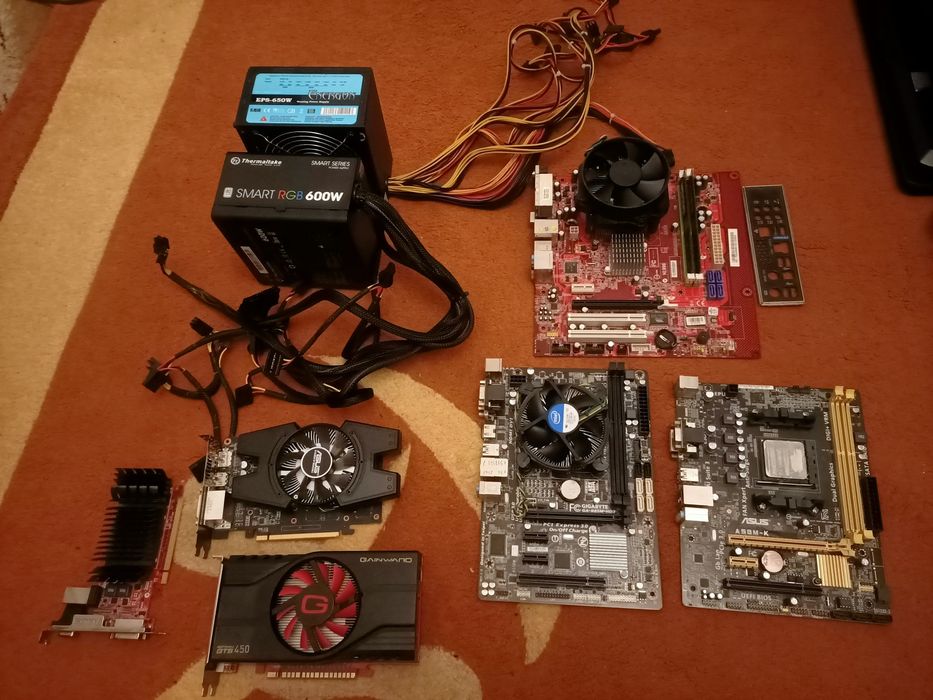 Piese de calculator si doua laptopuri !!!