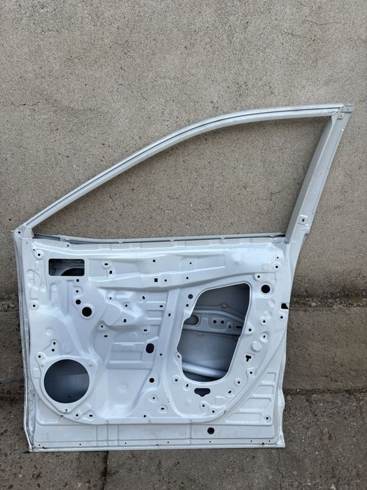 Предна дясна врата за Тойота Рав 4 / Toyota Rav IV 2018 -