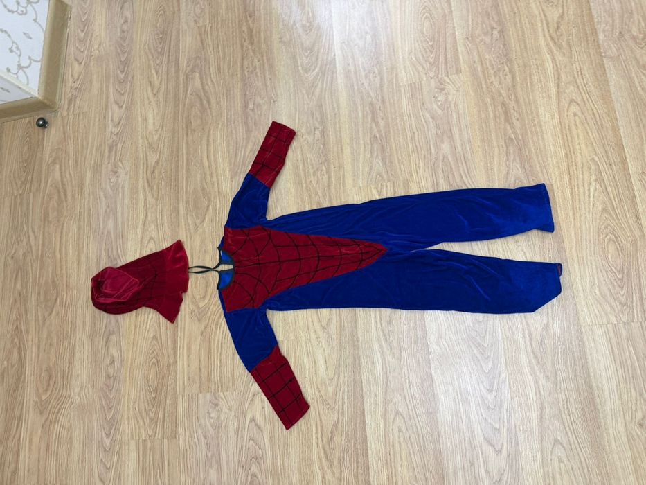 Детский костюм человека паука