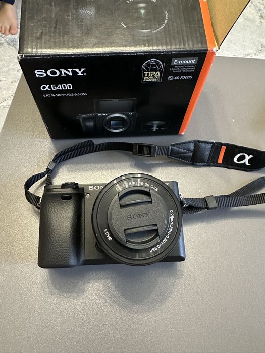 Фотокамера Sony Alpha ILCE-6400 Kit черный