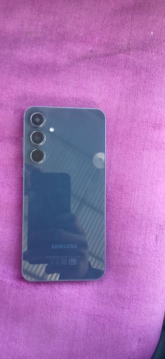 Slamsung A 55 xolati zur 8 256 yangiday turibti