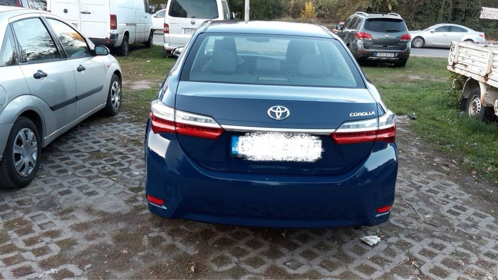 Toyota Corolla Sedan