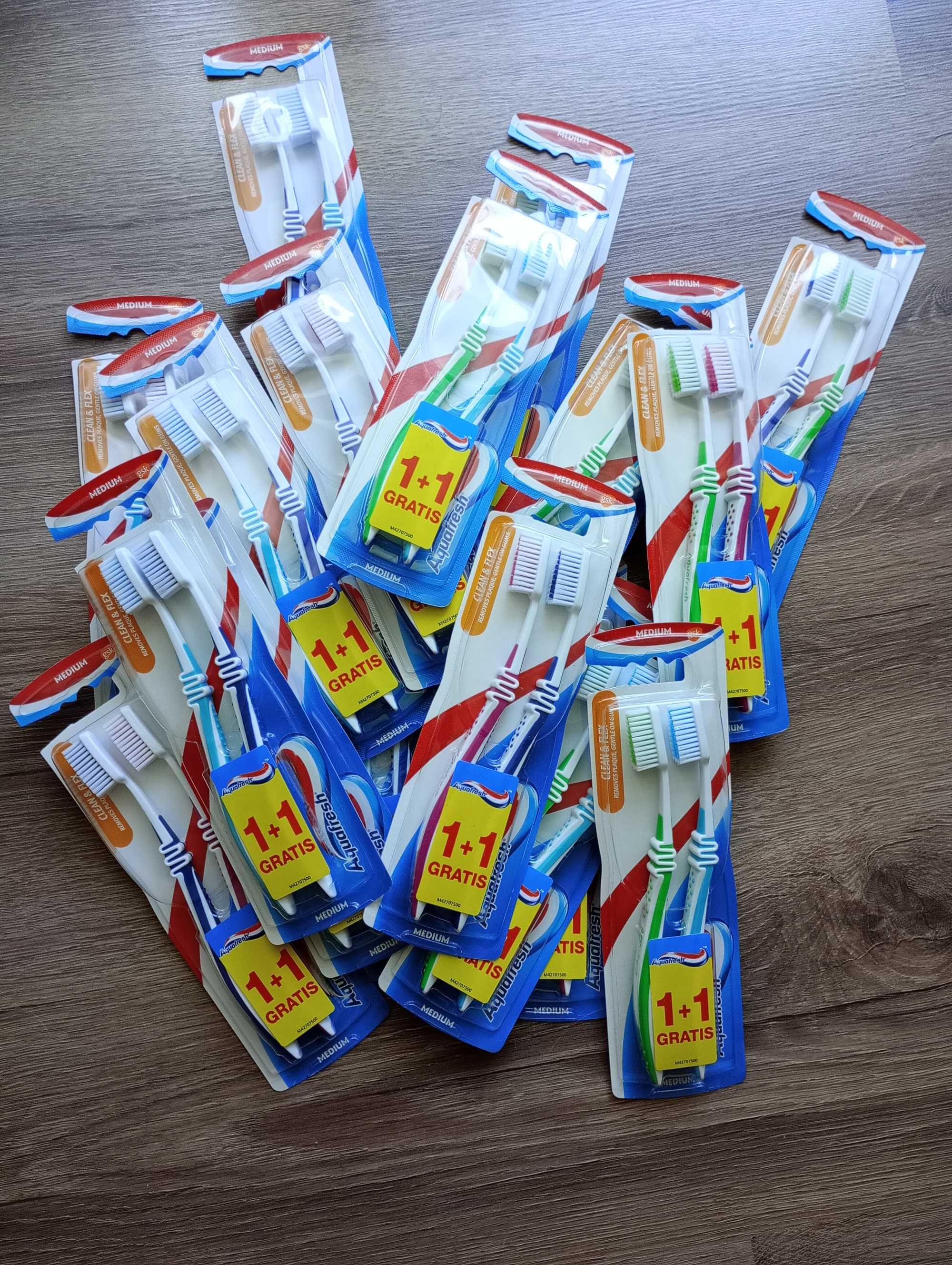 Четки за зъби  Aquafresh