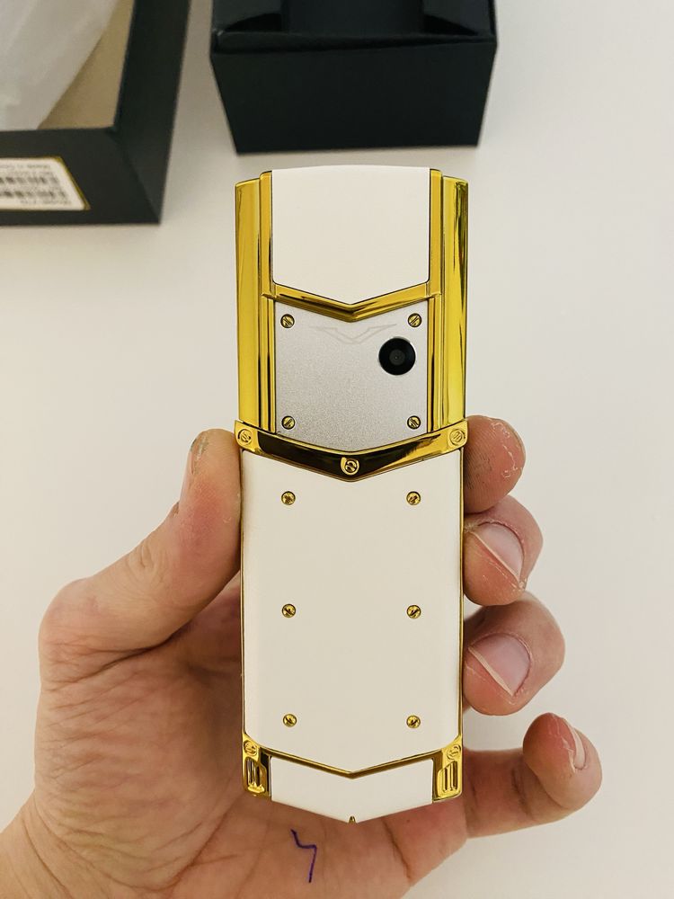 Vertu Signature, Nou