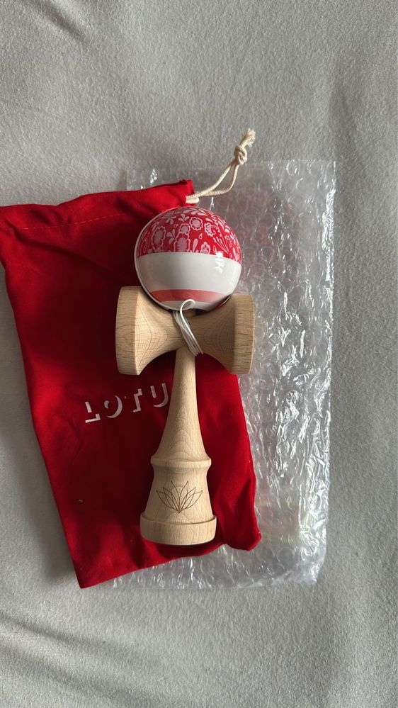 Kendama lotus bloom red