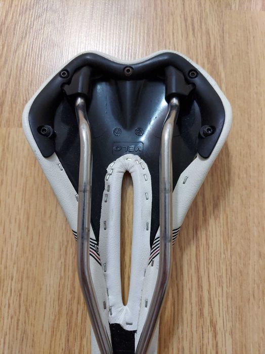 Șa bike Velo Senso Pro 131 x 275 mm
Alba Șine CrN/Ti 219 g NOS 0003-B3