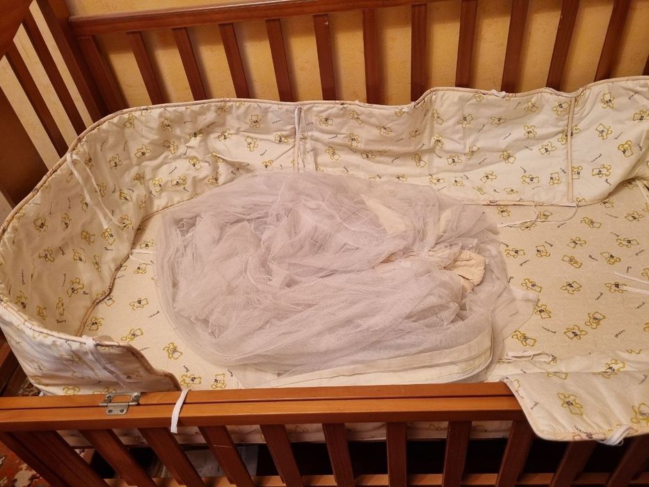 Детская кроватка