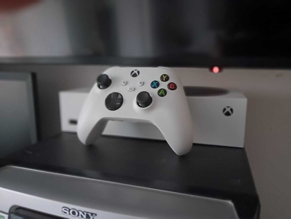 Xbox Series S – Stare foarte bună, curățat, cu controller original
