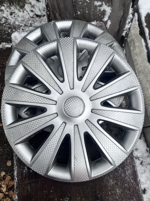 Продам комплект колпаков