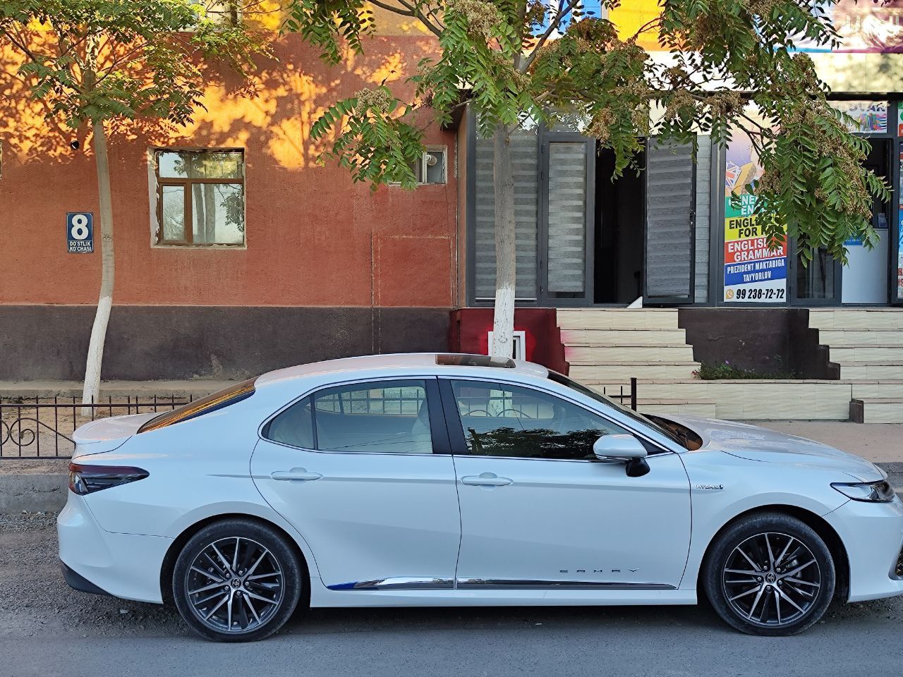 Toyota camry hybrid японское 2023 года