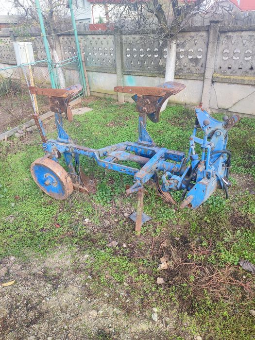 Tractor 445 cu utilajele