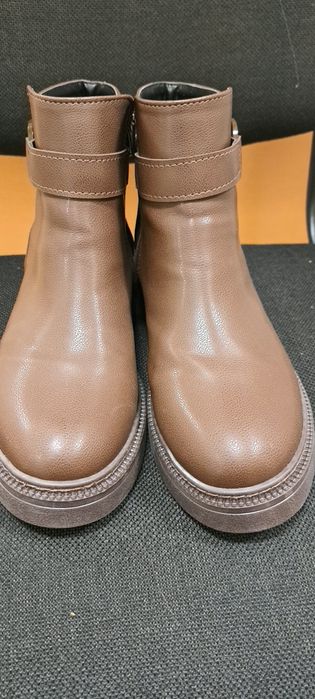 Тъмно кафяви боти!