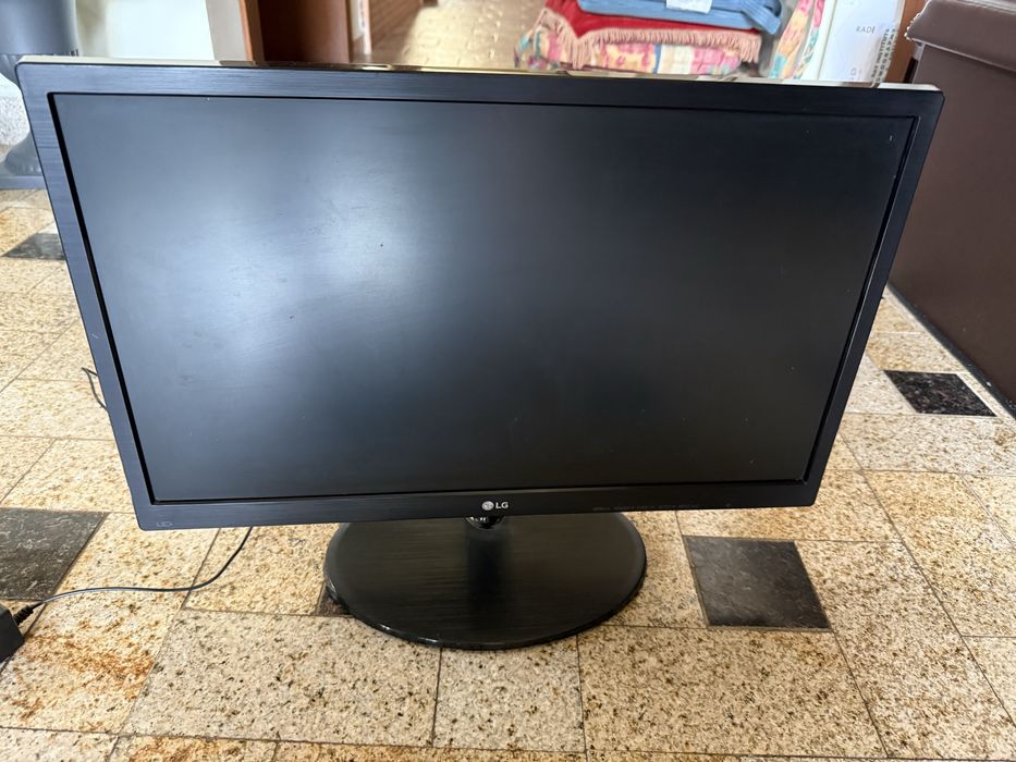 Monitor Philips/ LG 22 inch LED – Model 223V5LSB/01 DVI VGA