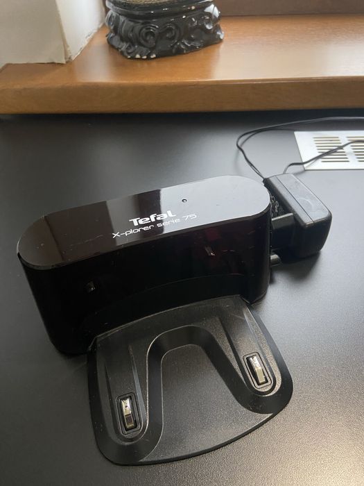 Продам робот-пылесос Tefal