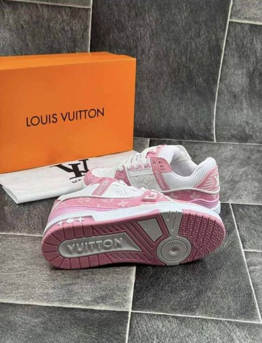 Adidași Louis Vuitton