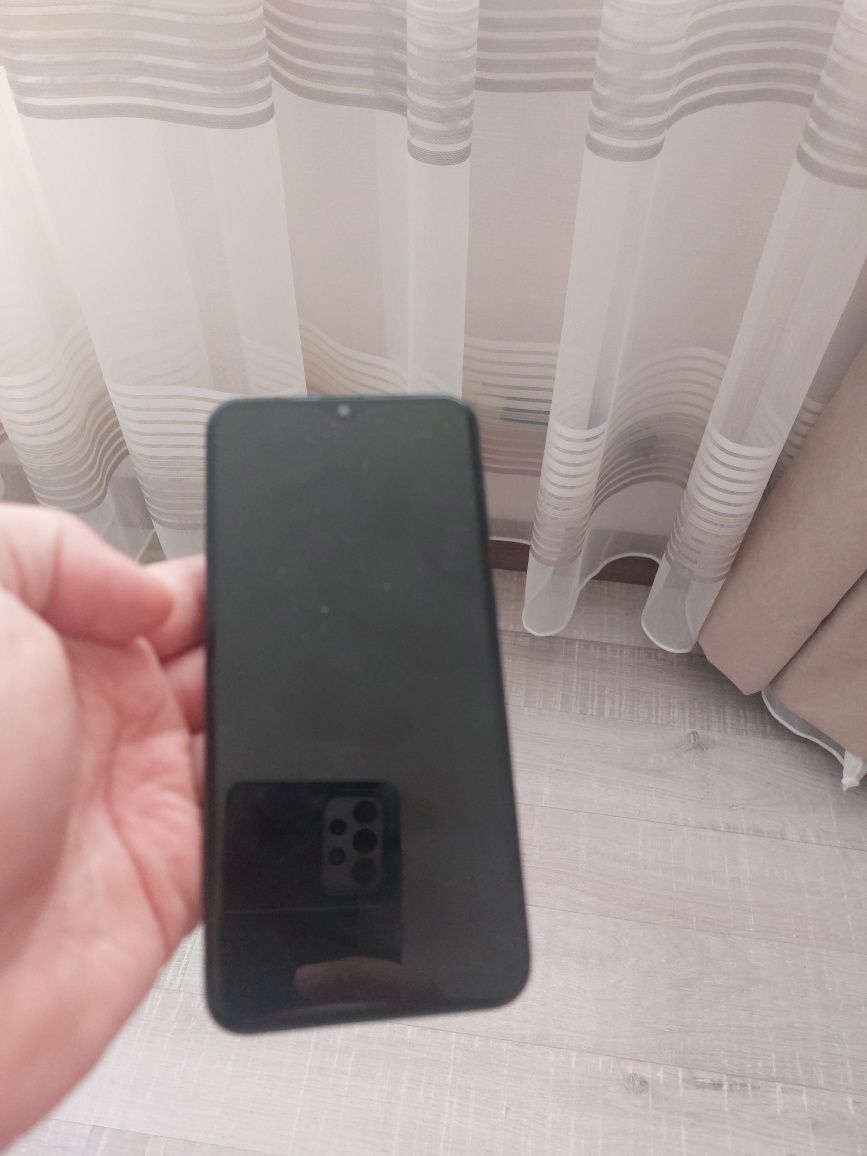 Продавам Samsung Galaxy A20e