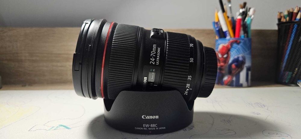 SET Canon EOS R + Canon EF 24-70mm F2.8L II USM