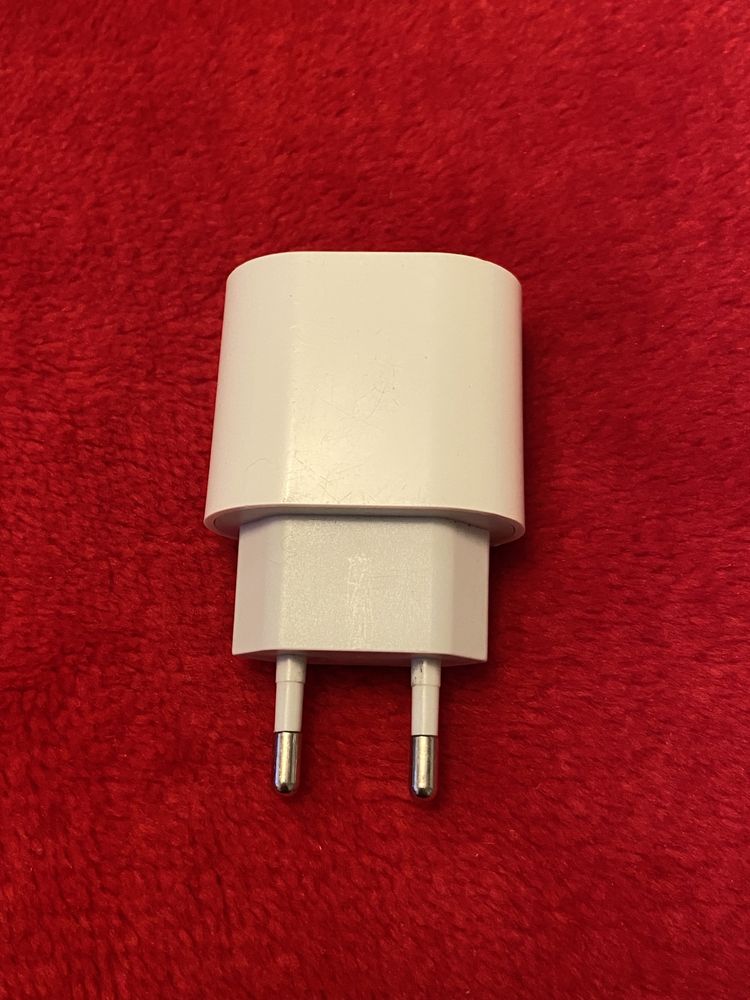 Adaptor incarcator Apple A2347 20W Fast Charger USB C -  Lightning