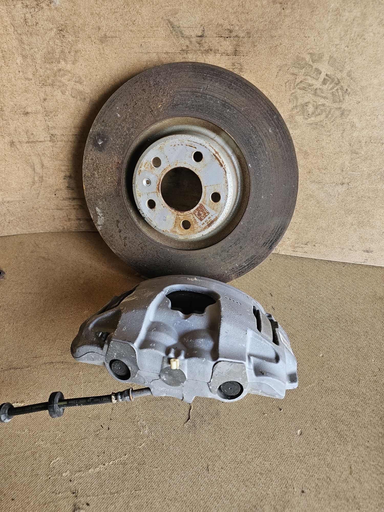 Etrier Față stanga,cu disc de frânare, pentru Audi A6 4G 2012-2017