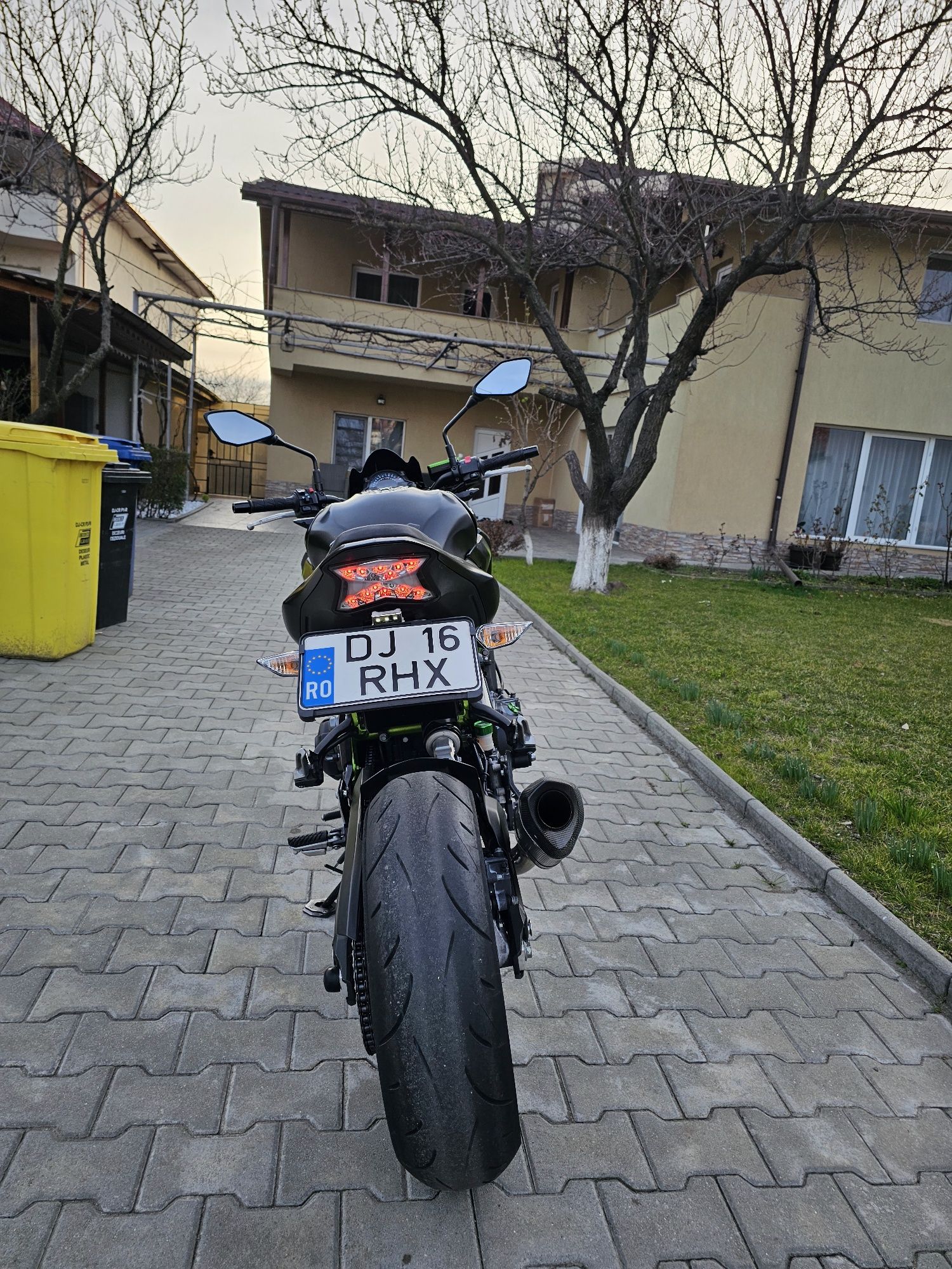 Kawasaki Z900 full Akrapovic ,an 2019 ,8000km