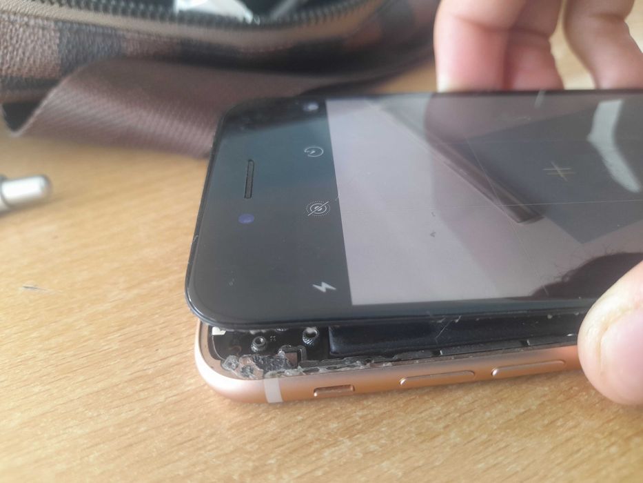 IPhone 8 не рабочая модем сгорел надо менять 64гб имеи зарегистрирован