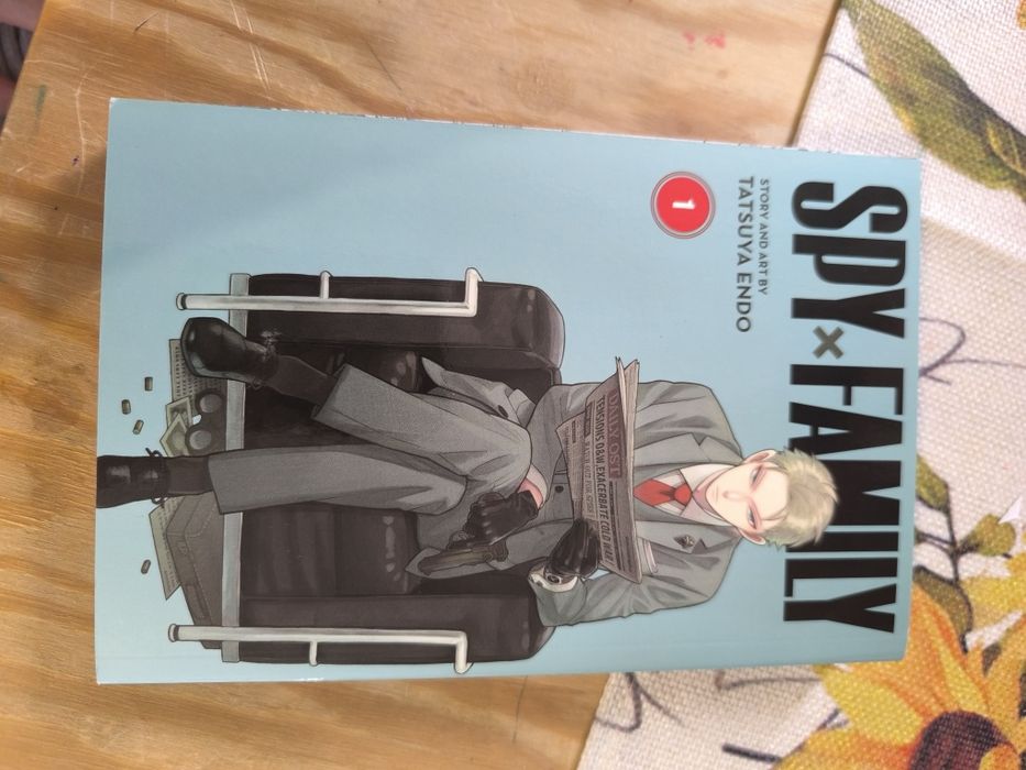 Spy family манга на английски език.