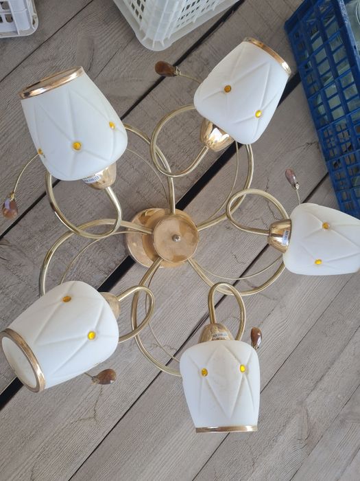 Люстра 2000тг пятирожка