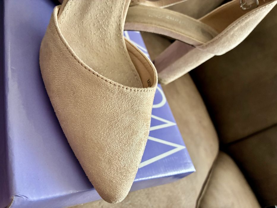 Дамски обувки с ток