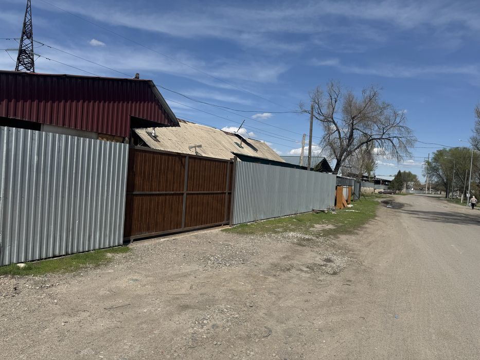 Продам дом барачного типа байсерке