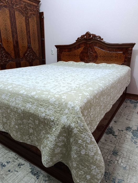 Покривал двуспальной стеганое 100.000