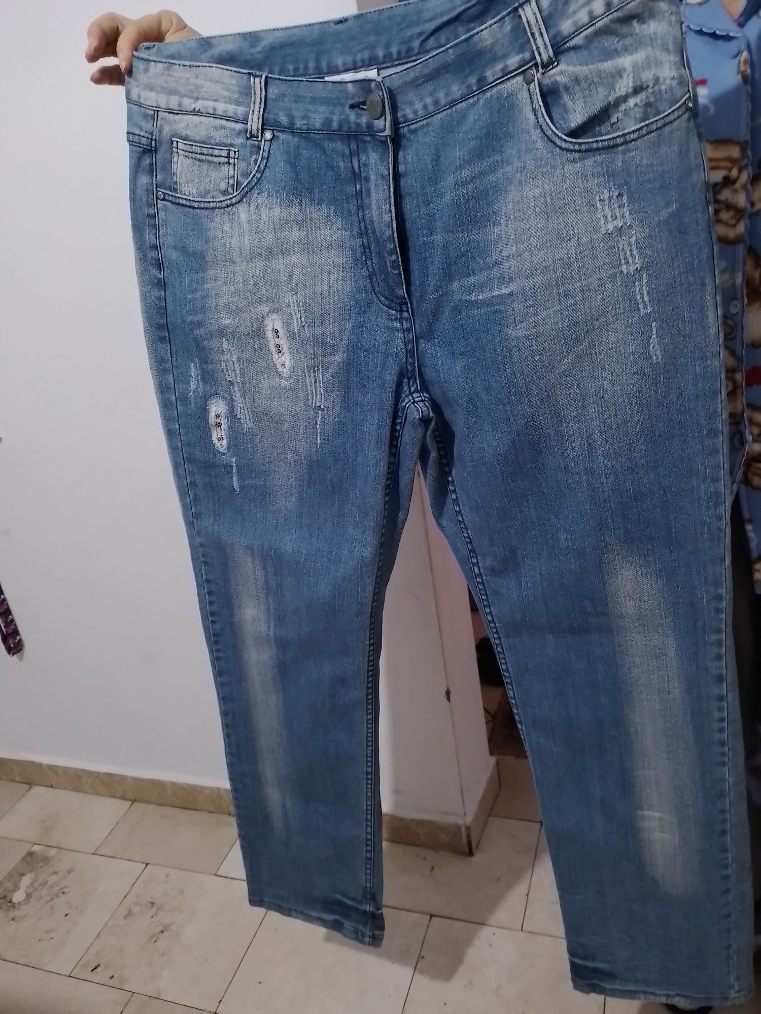 Blugi Denim măsura 46