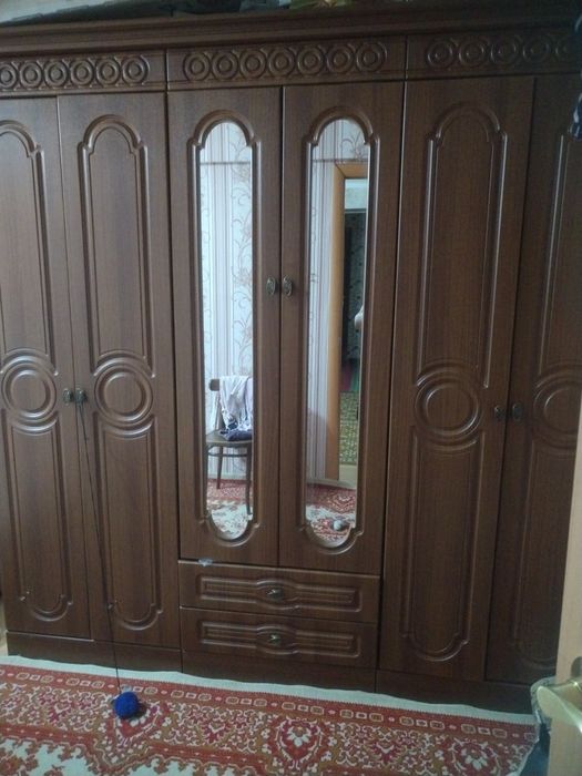 Продам.        шкаф