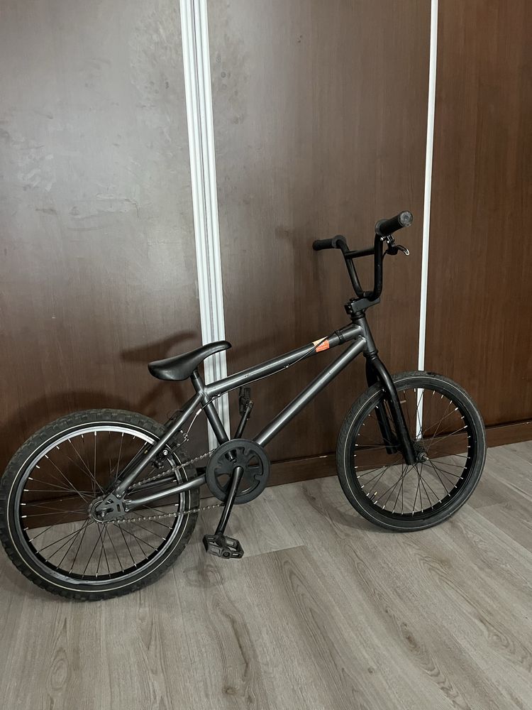Bicicleta pentru scheme BMX