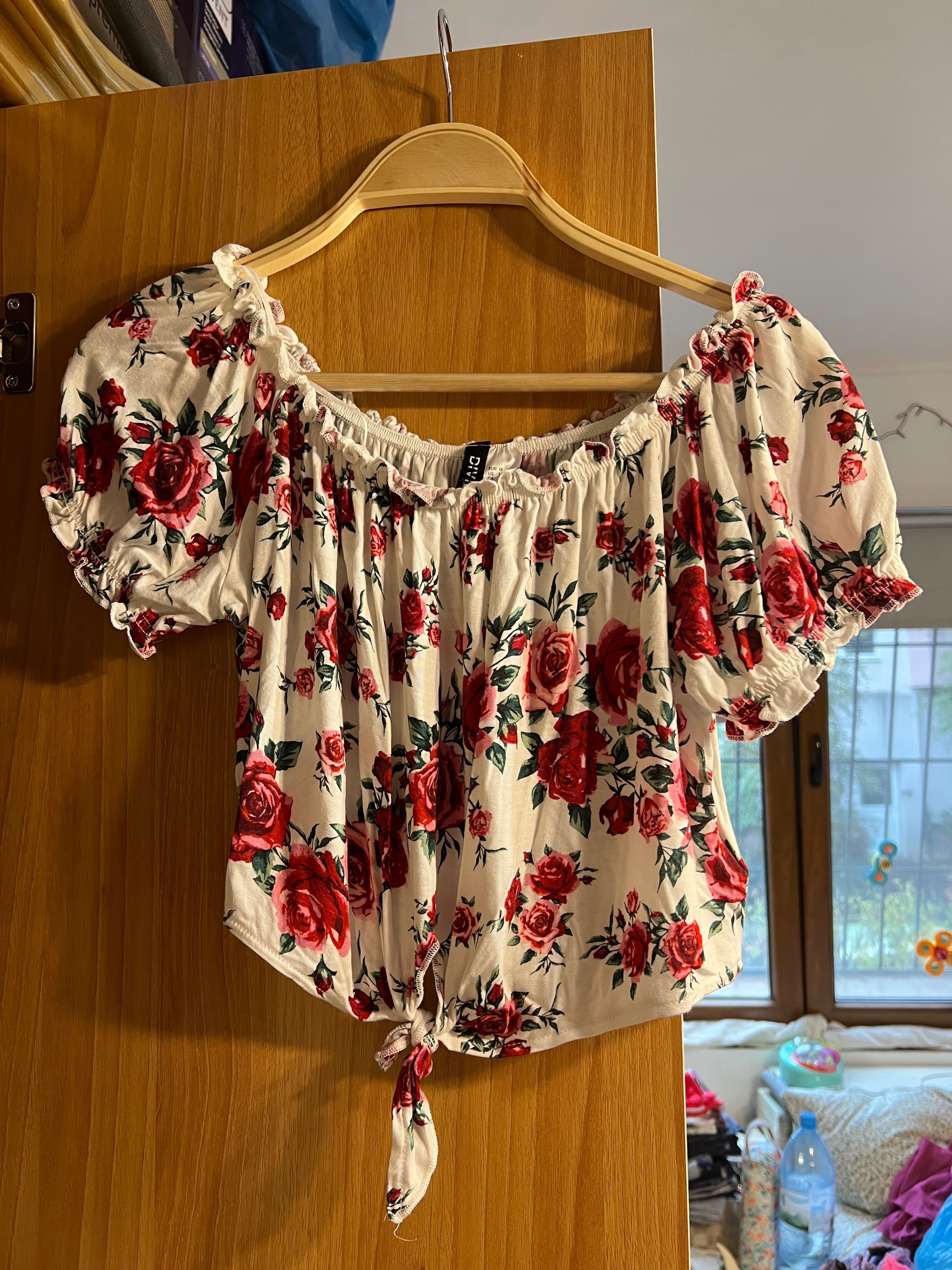 Top scurt floral H&M mărimea M