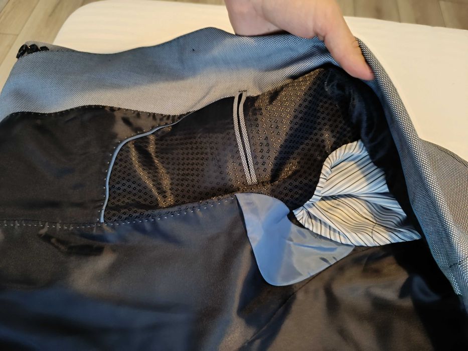 Vând costum bărbați Zara nou mărimea M
