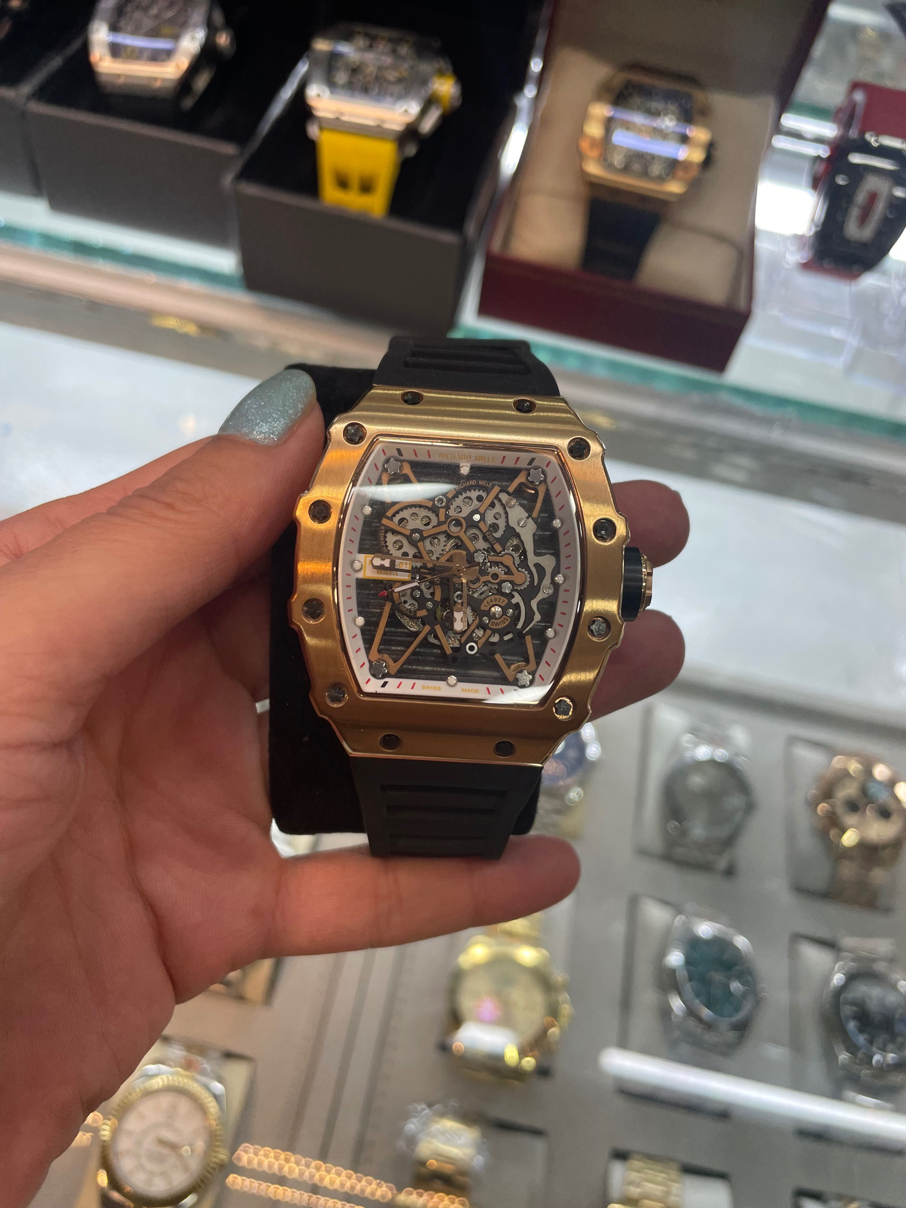 Продавам часовници