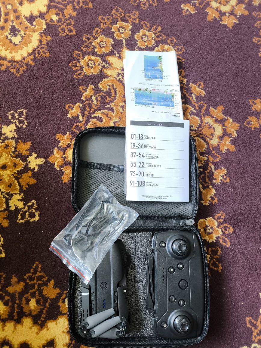 Квадрокоптер E99