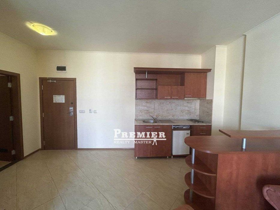 Продава се Двустаен апартамент в к.к. Слънчев бряг - 70 кв.м за 900 €/кв.м - Снимка #2