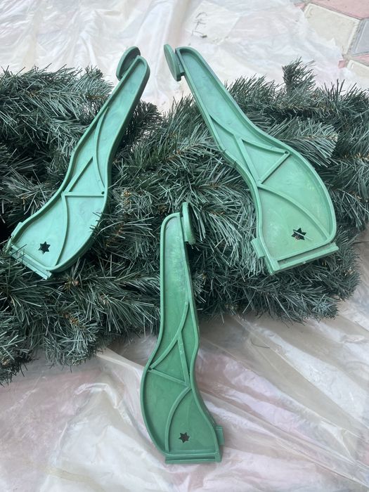 продам 1,5 метр ёлку