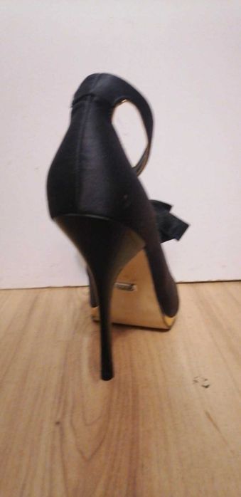 Дамски обувки на ток