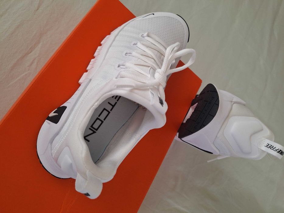 Чисто нови дамски  маратонки NIKE Free Metcon 6
