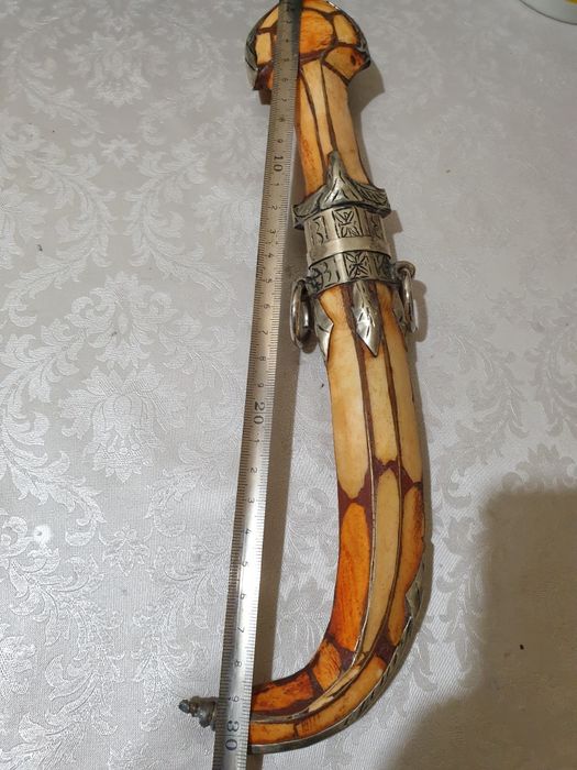 Pumnal ,hanger vintage