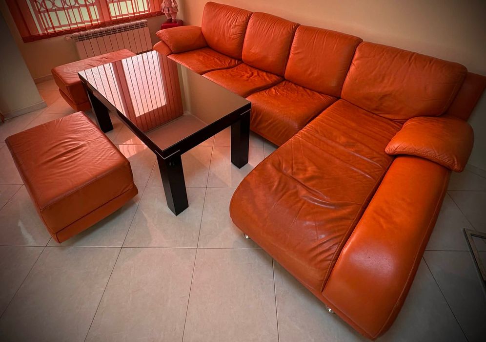 Ъглов кожен диван