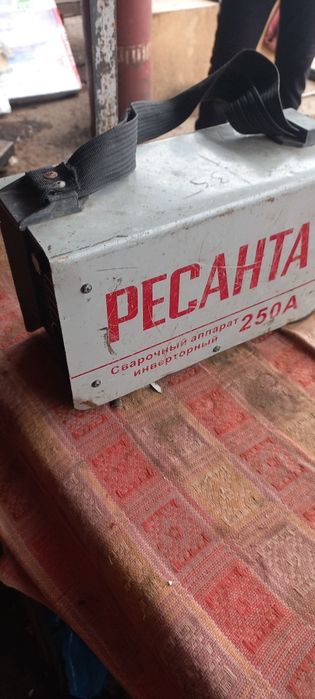 Продается Сварочный аппарат Ресанта  250А в отличном рабочем состоянии