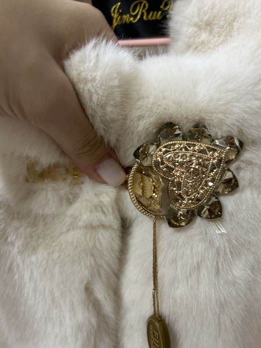 Шуба белая новая