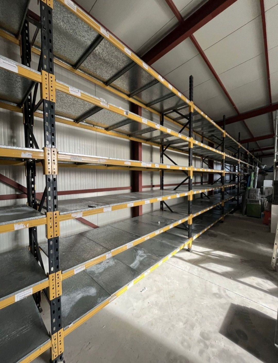 Rafturi metalice profesionale